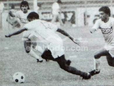 Alianza FC escribió el 29 de abril de 1990 una de esas páginas que todavía impresionan al revisar la hemeroteca.