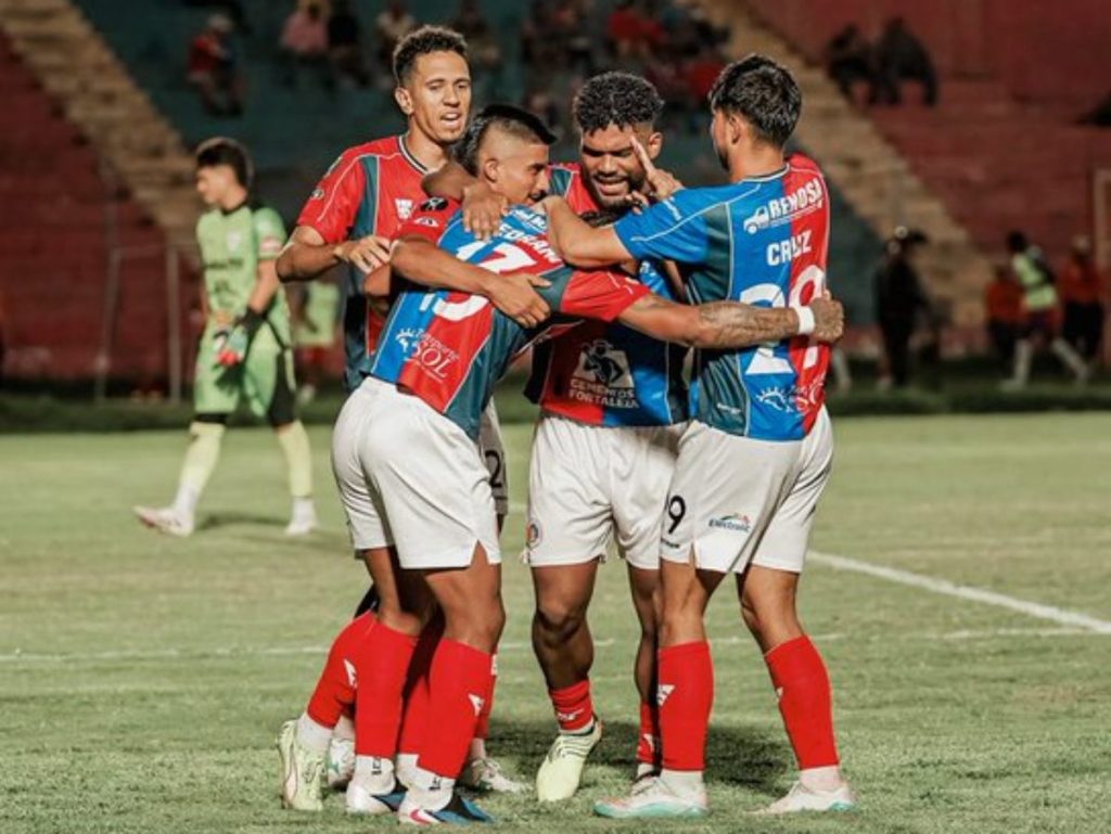 Con el triunfo, FAS llegó a 13 puntos y subió al segundo lugar.