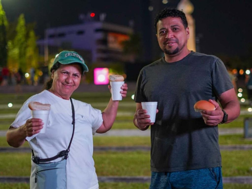 apitalinos participaron en la tradicional alborada que marcó el inicio de las celebraciones en honor al Divino Salvador del Mundo. Foto/ Alcaldía de San Salvador Centro