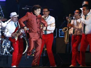 Juan Gabriel murió el 28 de agosto de 2016 en Santa Mónica, California. Diez años después, persisten teorías que aseguran que el cantante sigue vivo.