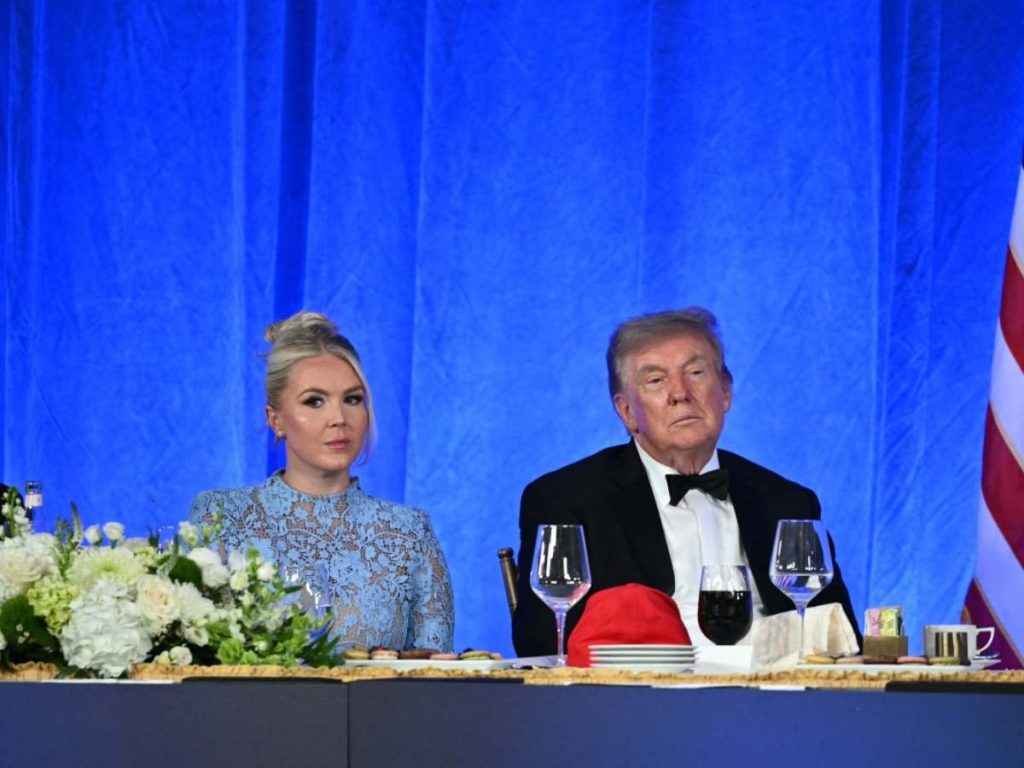 Donald Trump confirmó que Leavitt seguirá vinculada a su equipo como una de sus principales asesoras externas. Foto / AFP