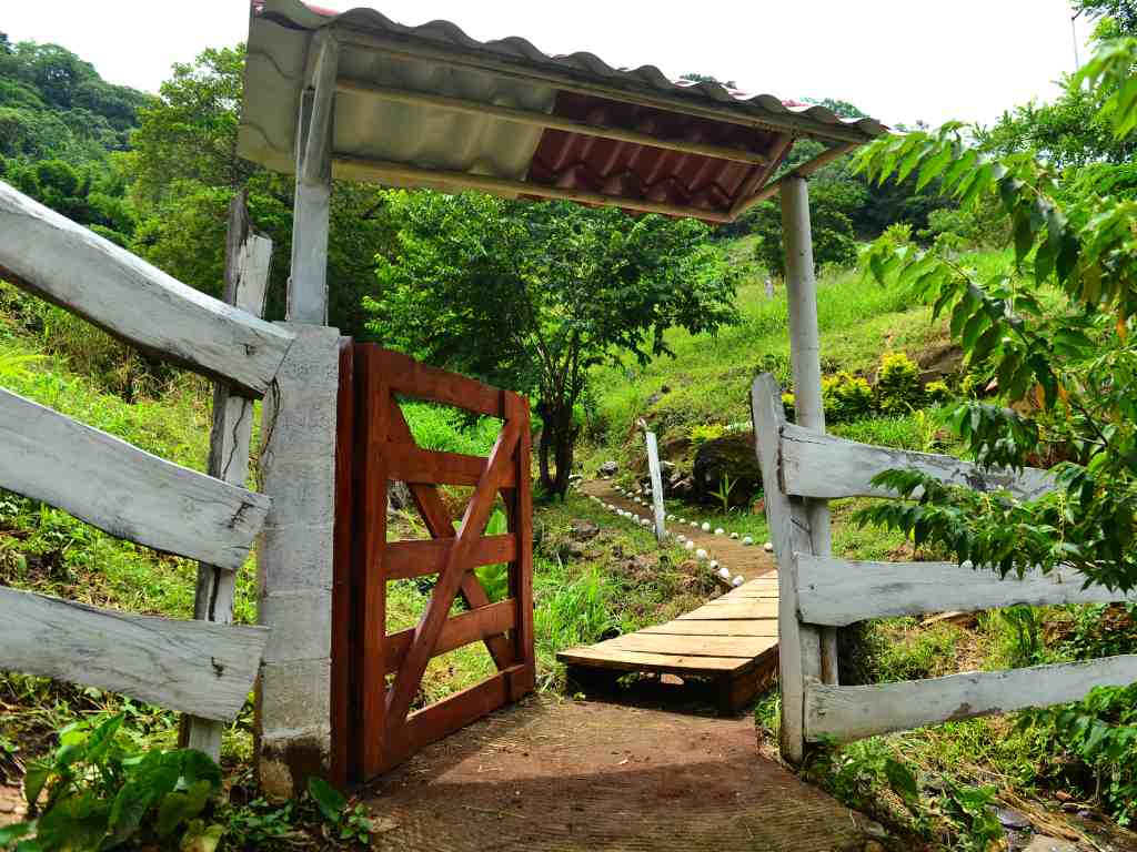 Cabaña acogedora rodeada de naturaleza cerca de Tamanique.