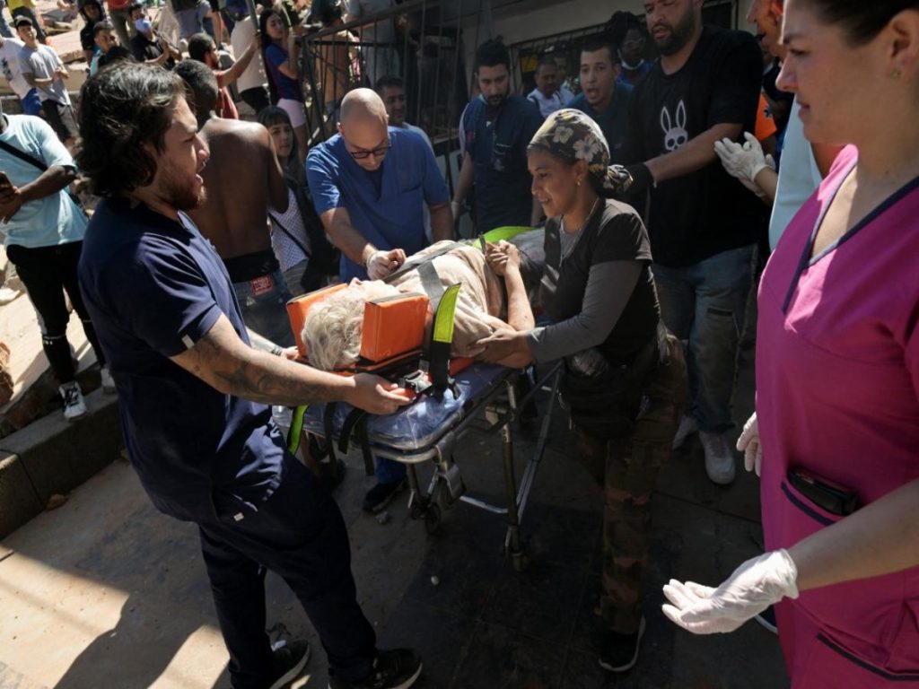 Lesionados tras terremoto en Colombia