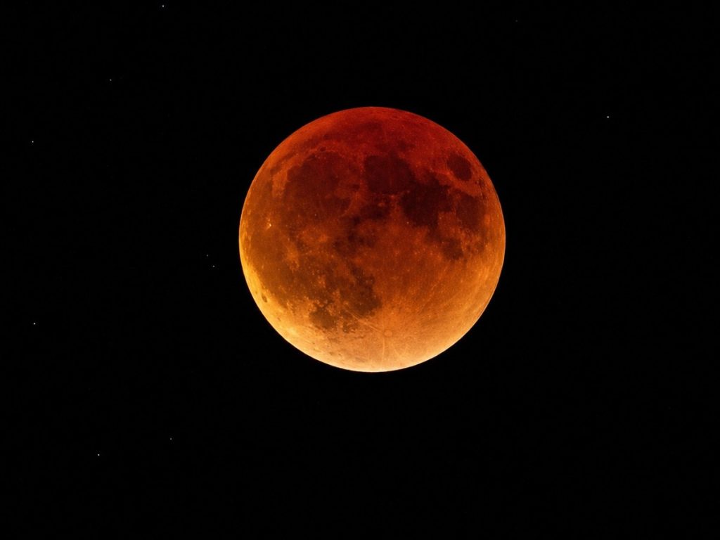 Luna-roja-eclipse-lunar-parcial