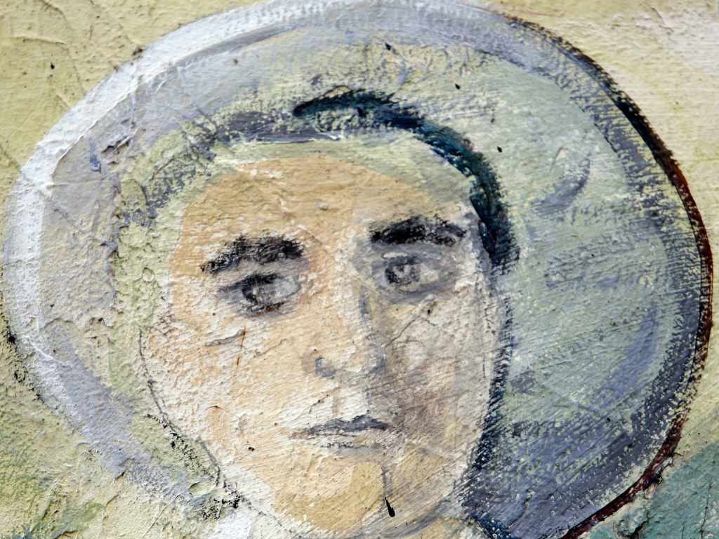 Pintura que retrata el rostro de San Romero cuando era joven, ubicada en los contornos de Catedral Metropolitana.