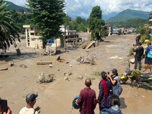 Nepal-desaparecidos - cadáveres - rescate - inundación