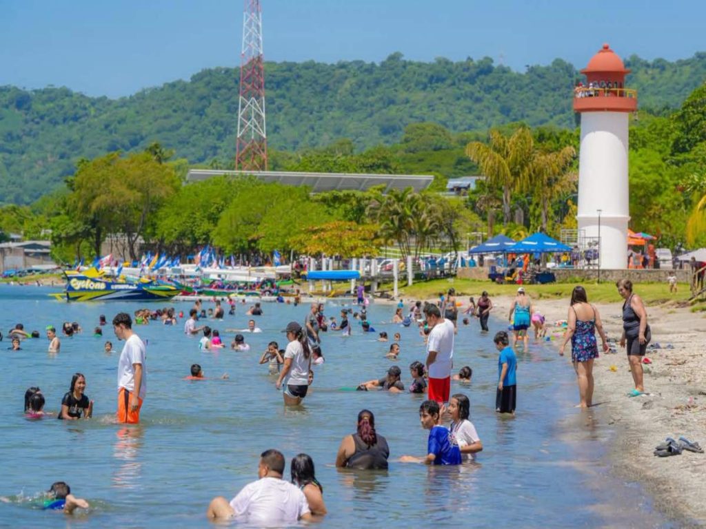 Parque Recreativo Apulo-Ilopango-visitantes