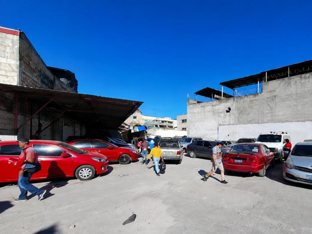 Parqueo Ex Kismet o Bonanza