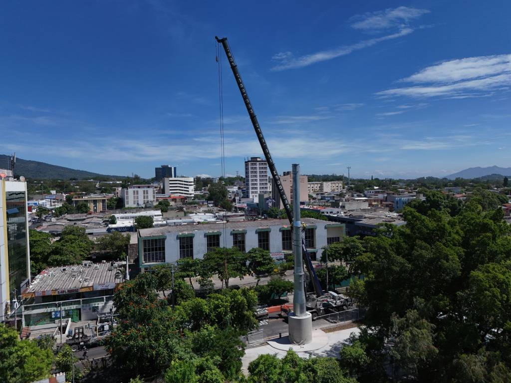 Ubicación esquemática de las cuatro estaciones principales trazadas a lo largo de la ruta del transporte.