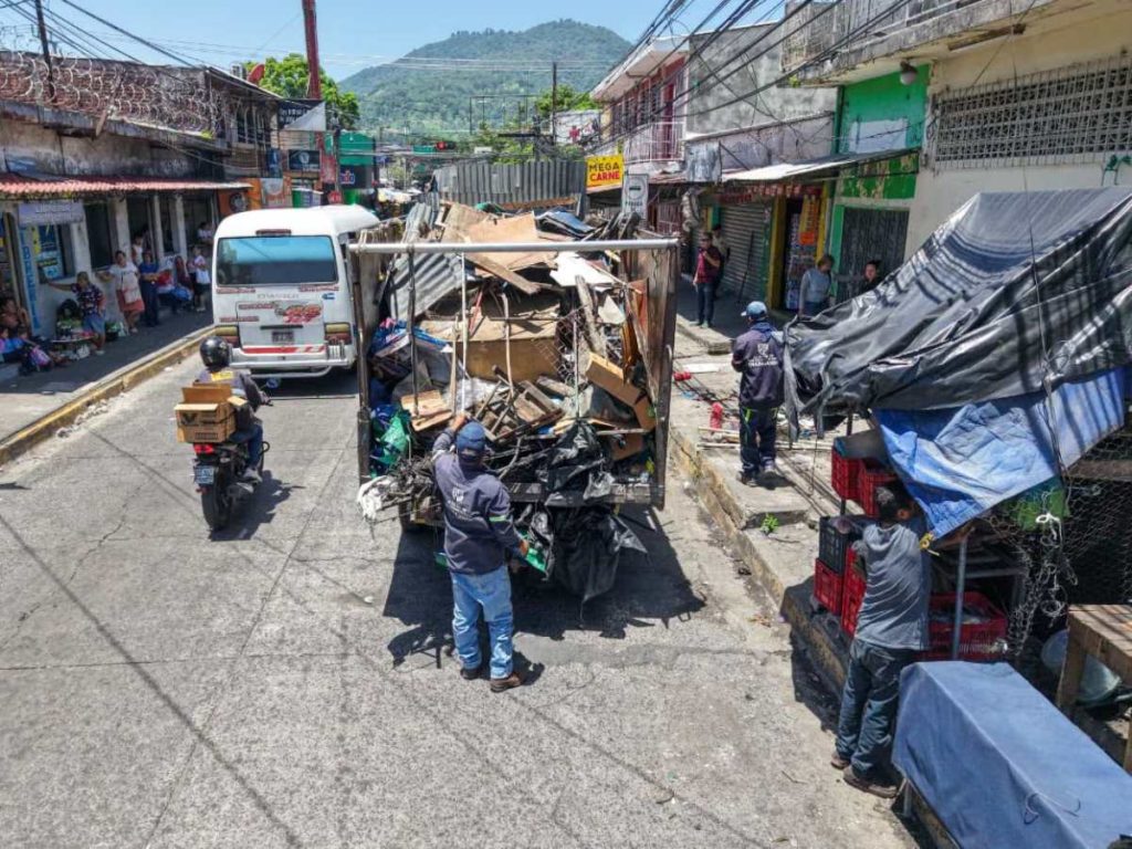 Soyapango - San Salvador Este - Alcaldía de San Salvador Este - desalojo de puestos - vía pública