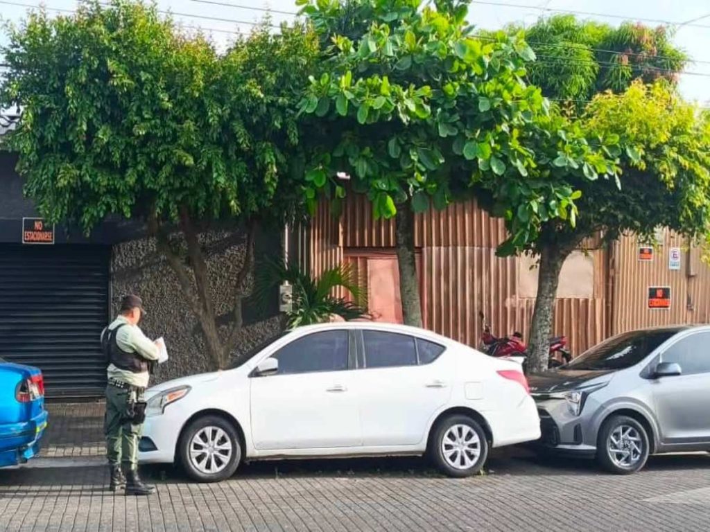 Vehiculos-carros-CAM-abandonados