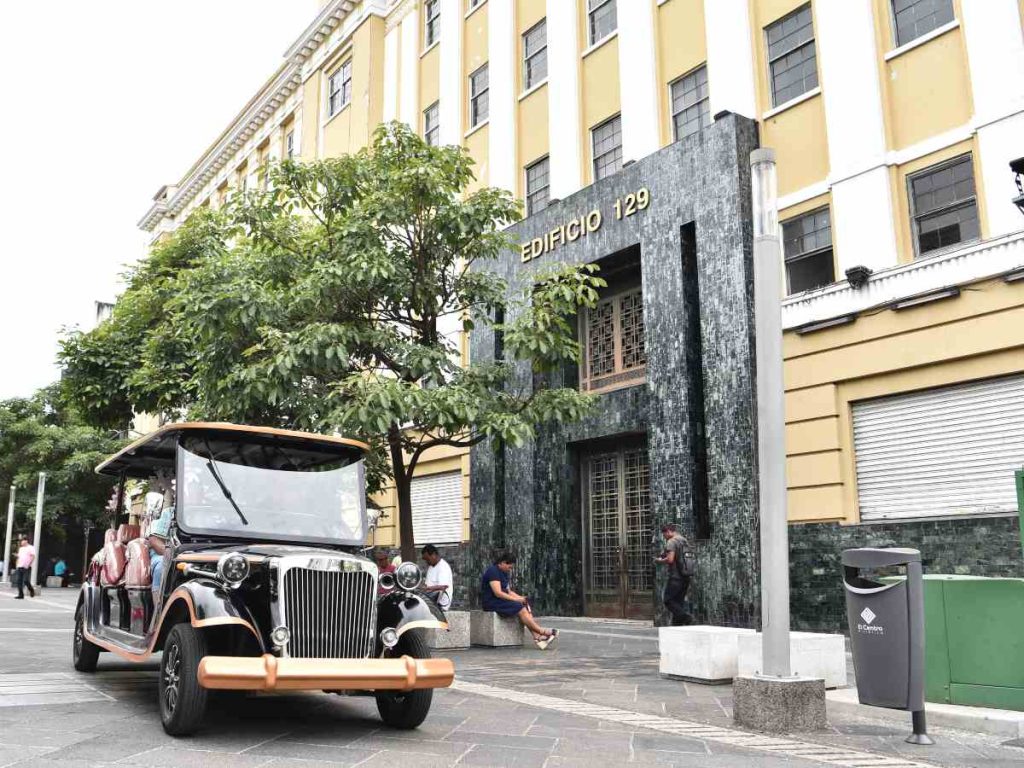 Familias completas pueden disfrutar de los paseos por el centro.