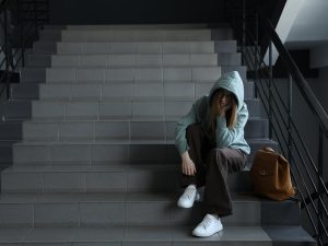 ¿Tu hijo evita la piscina o salir? Puede sentir vergüenza de su cuerpo