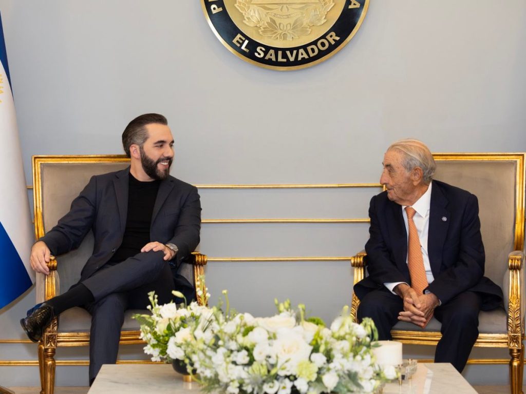 La nueva conexión tendrá tres vuelos semanales entre El Salvador y España.