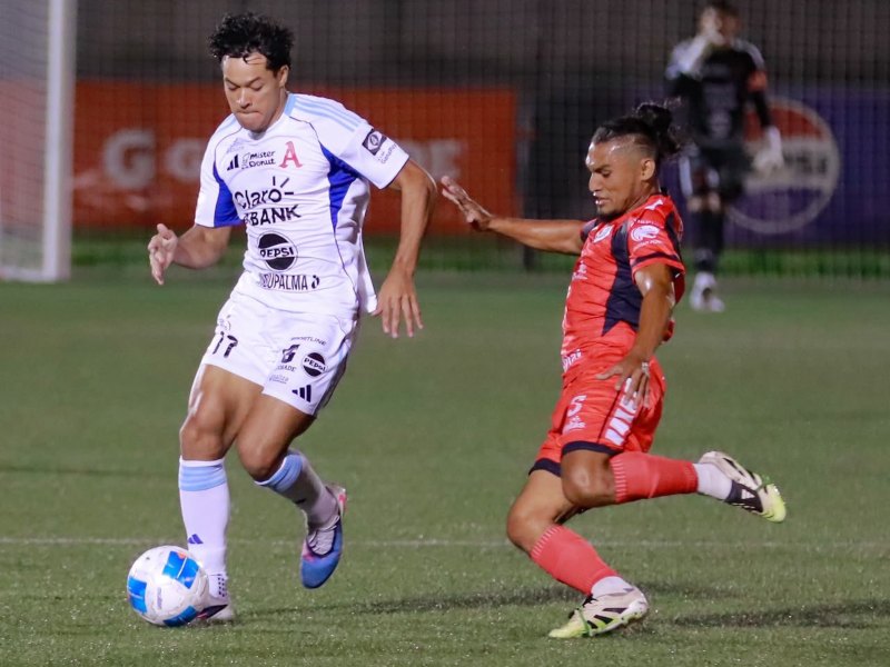 Alianza y Cacahuatique empataron 0-0 en el estadio Las Delicias, en un partido de la jornada 5 del torneo Apertura que inició con retraso debido a las fuertes lluvias.