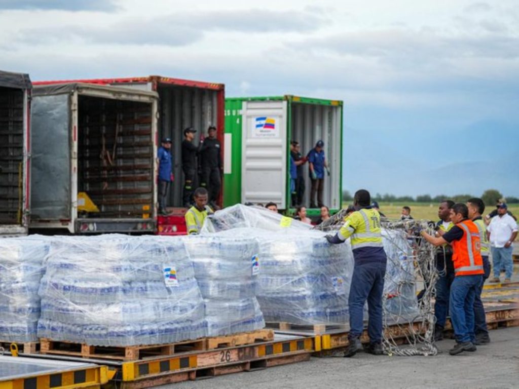 El cargamento llevó 50 toneladas de alimentos, productos de higiene y artículos de primera necesidad para comunidades afectadas por el terremoto de magnitud 7.4 ocurrido el lunes 10 de agosto.