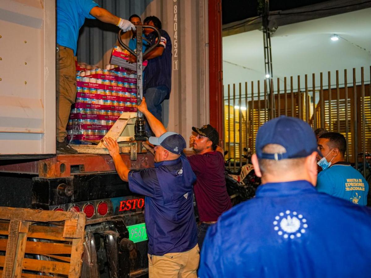 Segundo avión de ayuda enviada por El Salvador llega a Colombia