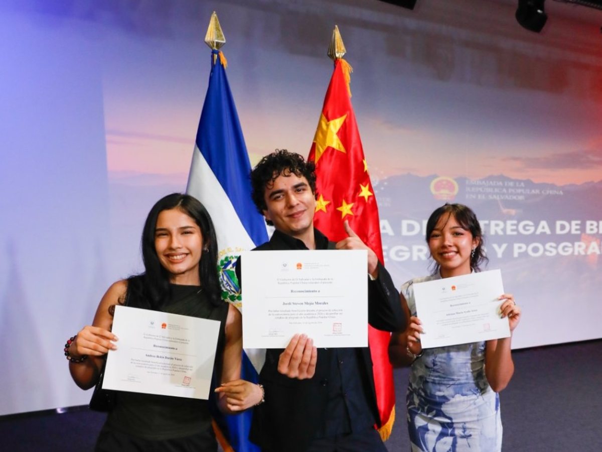 embajador-china-en -el salvador-becas (1)