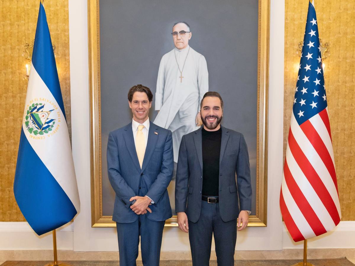 Ben Black, director ejecutivo de la DFC, sostuvo una reunión con el presidente Nayib Bukele para conversar sobre seguridad e inversión tecnológica.
