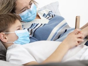 La leucemia, los tumores cerebrales y el linfoma figuran entre los tipos de cáncer infantil más comunes.