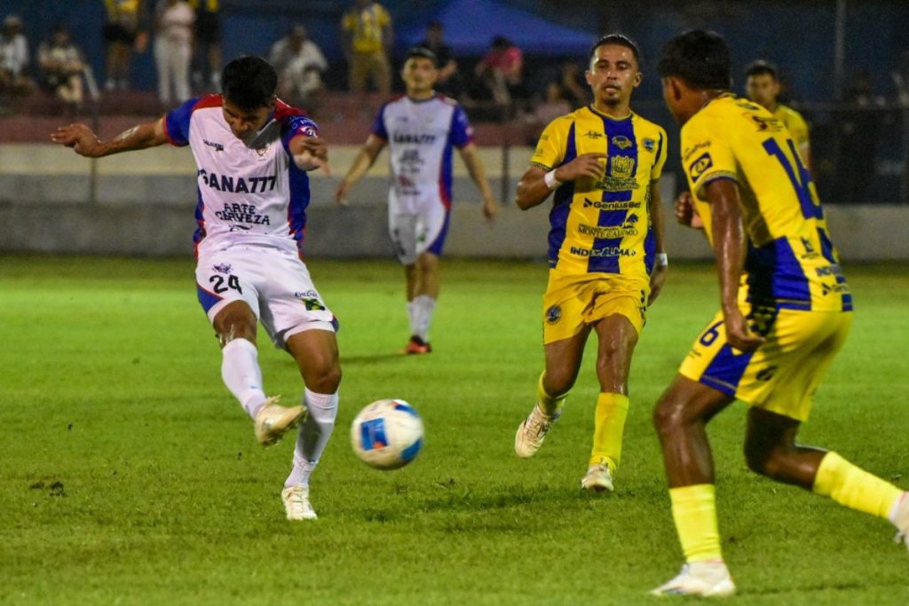 cancha campo juego grama cesped analisis sergio torres firpo usulutan robbie ruud 01