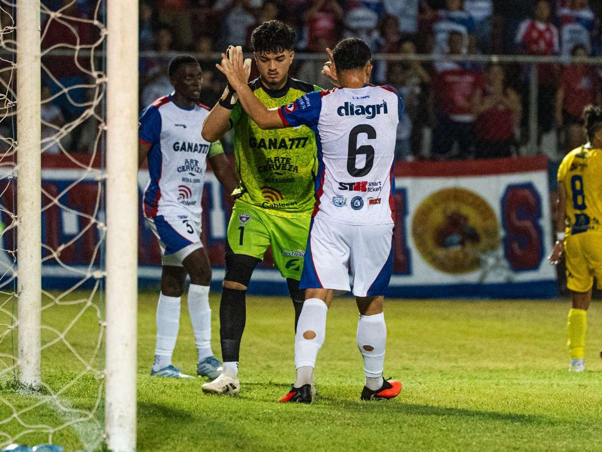 cancha campo juego grama cesped analisis sergio torres firpo usulutan robbie ruud 02