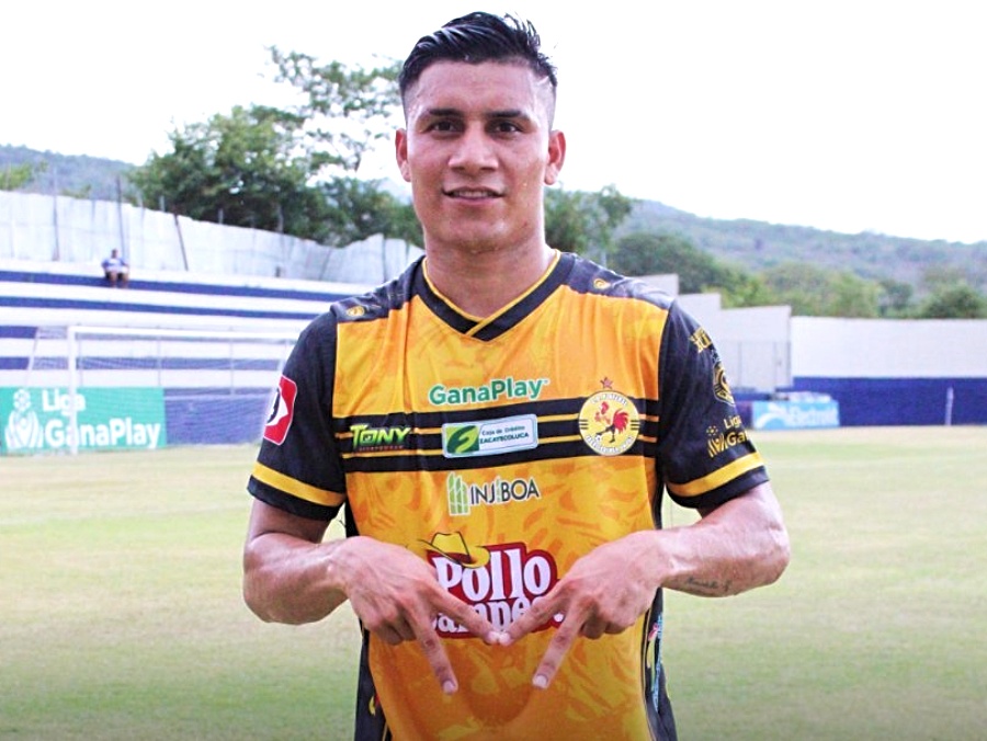 carlos bogota club deportivo platense goles delantero tempranero rapido robbie ruud 01