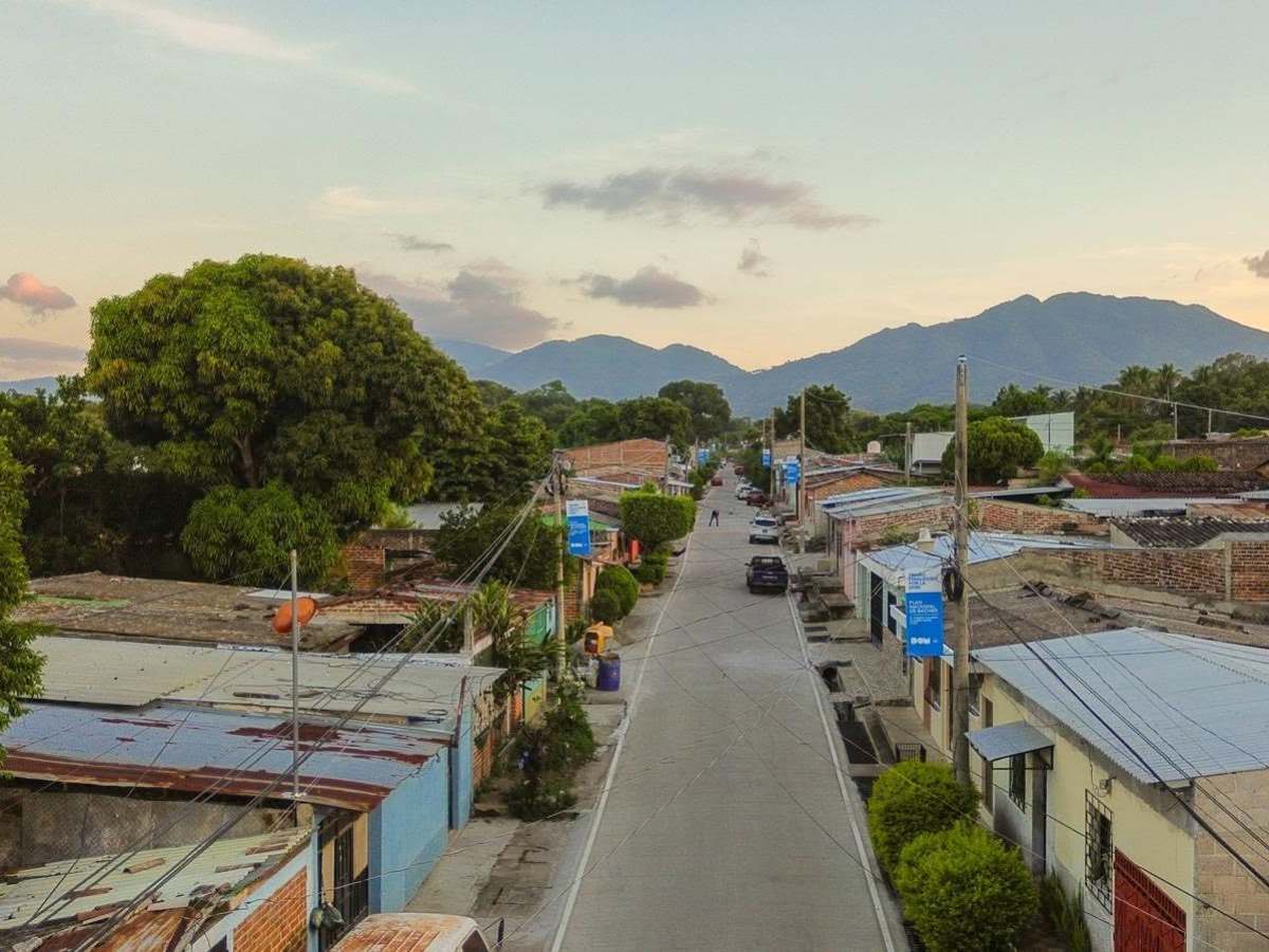 La obra beneficiará a unos 80,000 habitantes y turistas que transitan por el casco urbano de Chalchuapa.