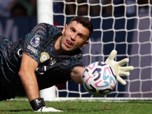 emiliano dibu martinez chelsea debut premier league 01