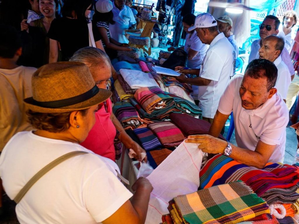 La actividad se realizó el 29 y 30 de agosto en el Parque Central del distrito, donde se exhibió la hamaca más grande de El Salvador, de más de 80 metros.
