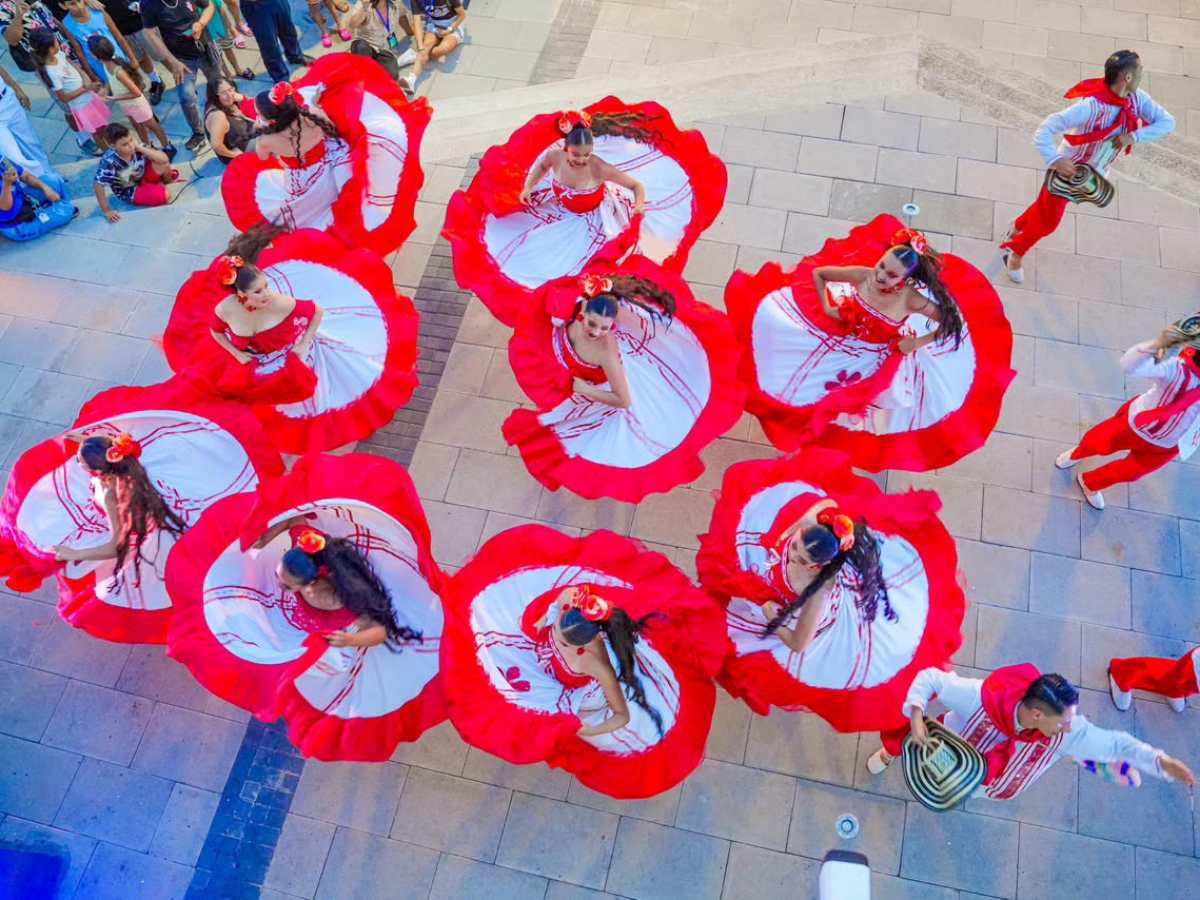 -El II Festival Internacional de Folklore se realizó en el Puerto de La Libertad.