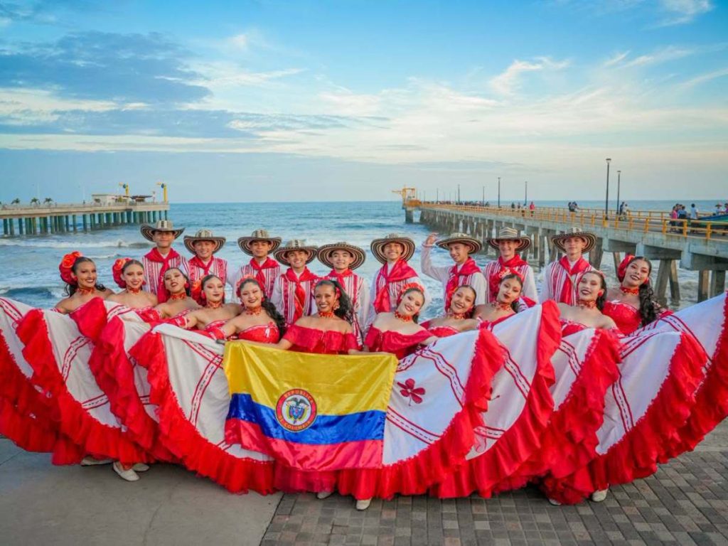 El II Festival Internacional de Folklore reunió en el Puerto de La Libertad a delegaciones de Costa Rica, Nicaragua, Colombia, Honduras, Perú, México, Ecuador y El Salvador.