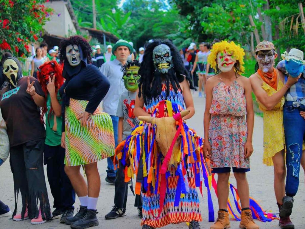 La celebración cerrará el lunes con procesión, misa patronal y música.