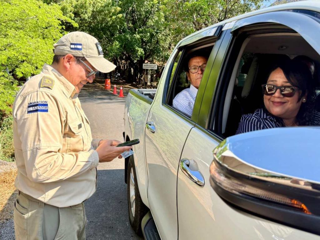 Ciudadanos de Guatemala, Honduras y Nicaragua pueden entrar con Documento de Identidad o pasaporte vigente y en buen estado.