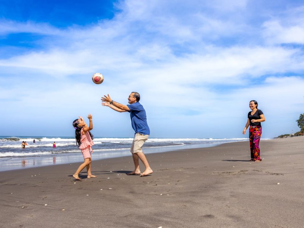 ¡Estero y Mar te espera con piscinas, naturaleza y diversión