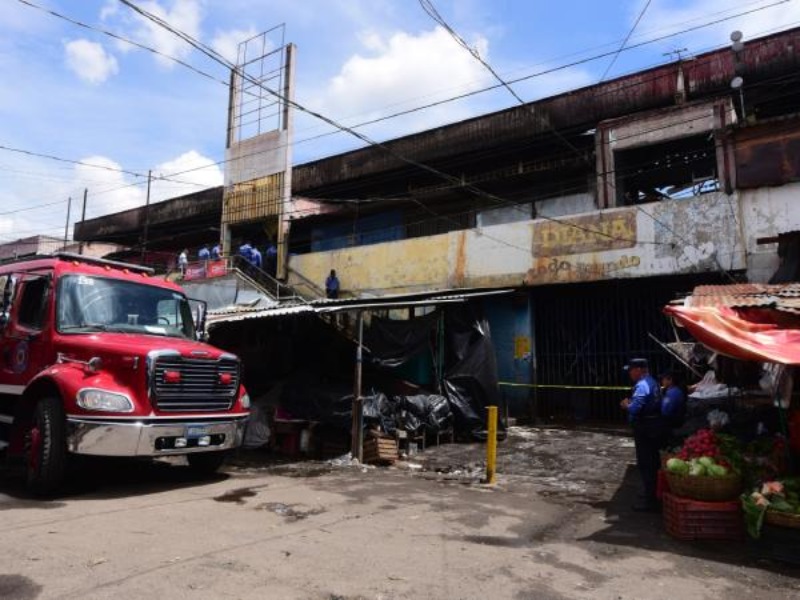 El Mercado Central de San Salvador también registra antecedentes de incendios que han provocado daños en cientos de locales.