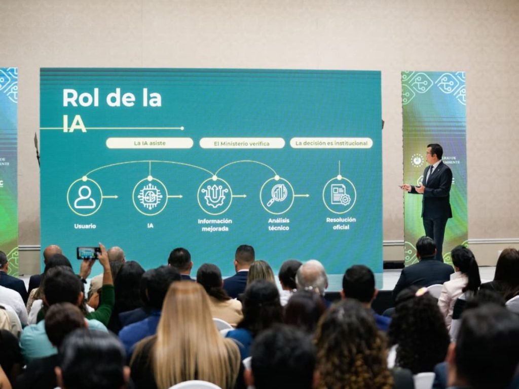 El SIMACC integra información ambiental, territorial y climática para apoyar la toma de decisiones. Foto: MARN