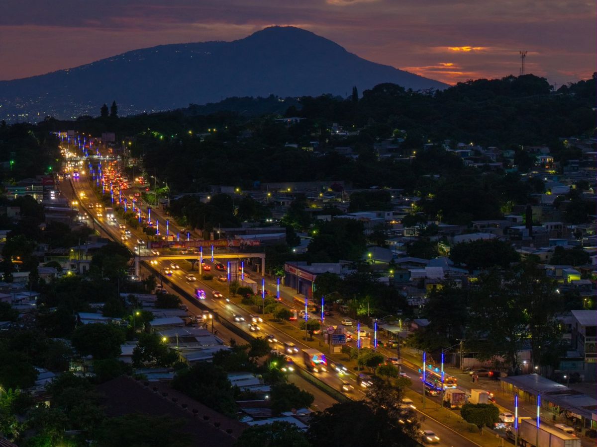 MOP entrega tramo iluminado sobre la carretera de Oro