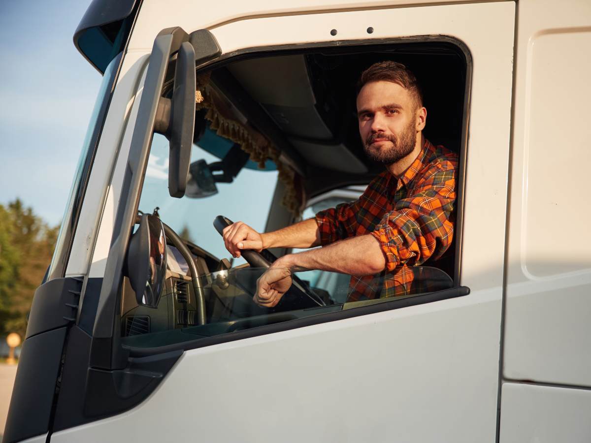 La convocatoria también incluye plazas para motoristas de equipo pesado con experiencia y licencia de conducir vigente.