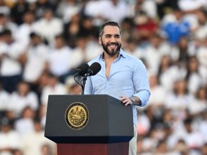 Nayib Bukele respondió a una publicación de Elon Musk sobre el uso de Grok en El Salvador. Foto AFP