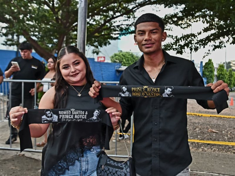 Edgar y Lucía son novios desde hace un año y han llegado desde Chalchuapa