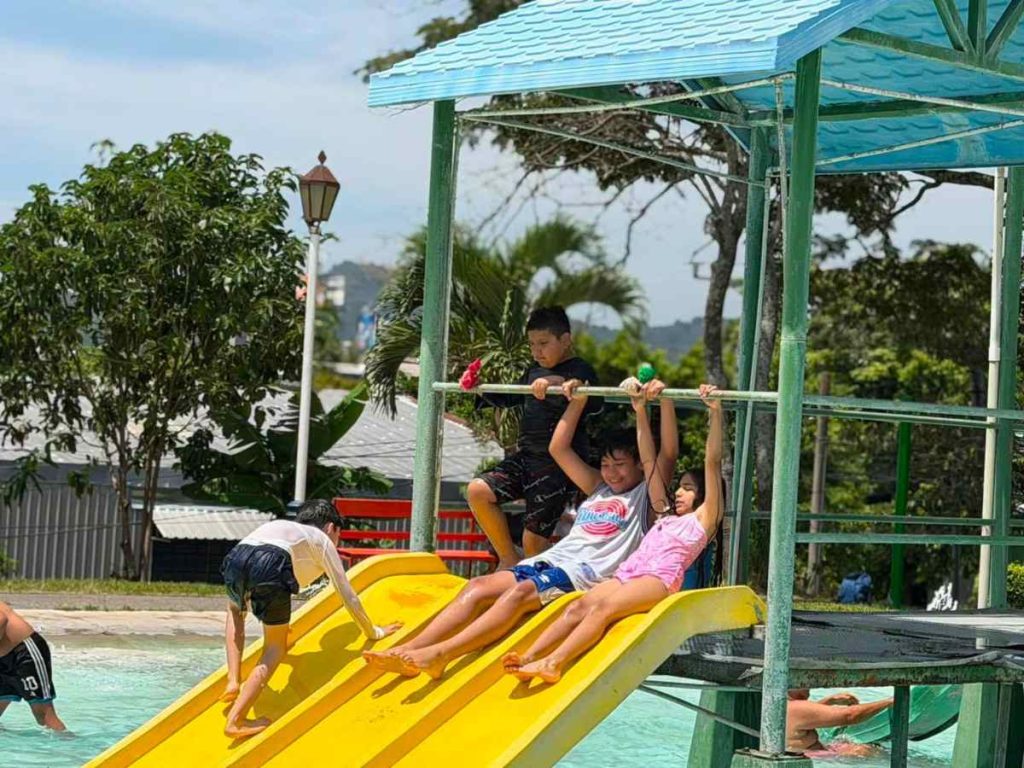 Las instalaciones del Parque Acuático La Bomba reciben visitantes de martes a domingo, de 8:00 a.m. a 4:00 p.m.