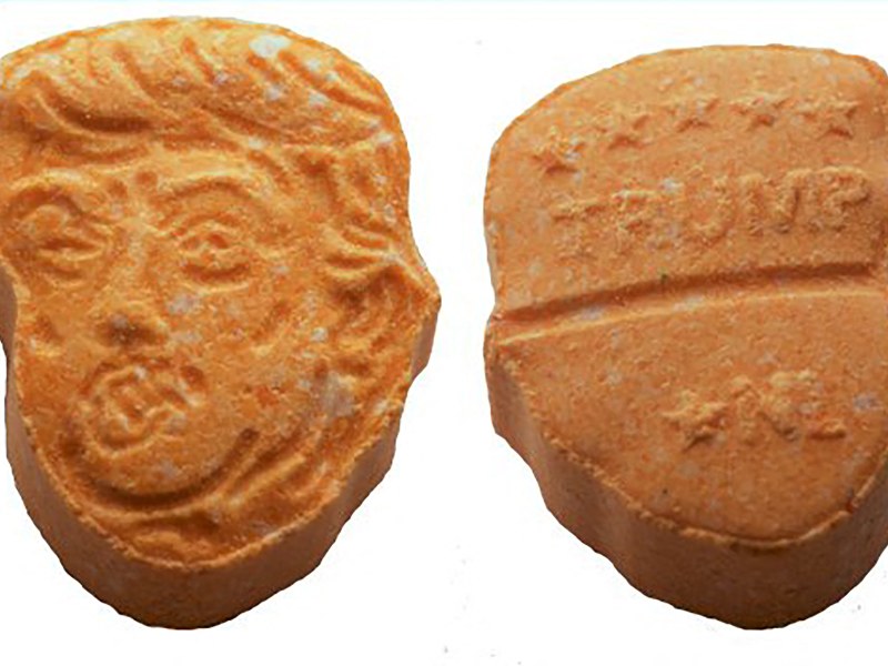 El Instituto Trimbos emitió una alerta por pastillas de éxtasis con forma de la cabeza de Donald Trump.