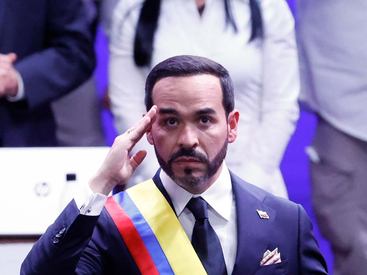 Abelardo de la Espriella asumió este viernes 7 de agosto la Presidencia de Colombia durante una ceremonia celebrada en Cali. Foto/ EFE