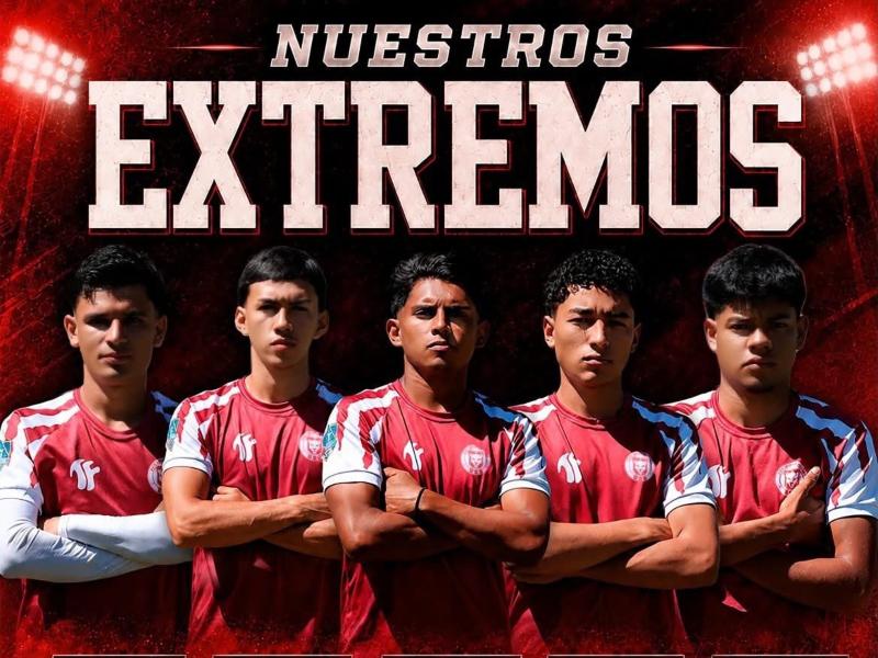 Extremos: Donovan Sánchez, Fernando Navarro, Jonathan Cortez, Tito Molina y Adrián Figueroa fueron presentados como extremos del conjunto universitario.