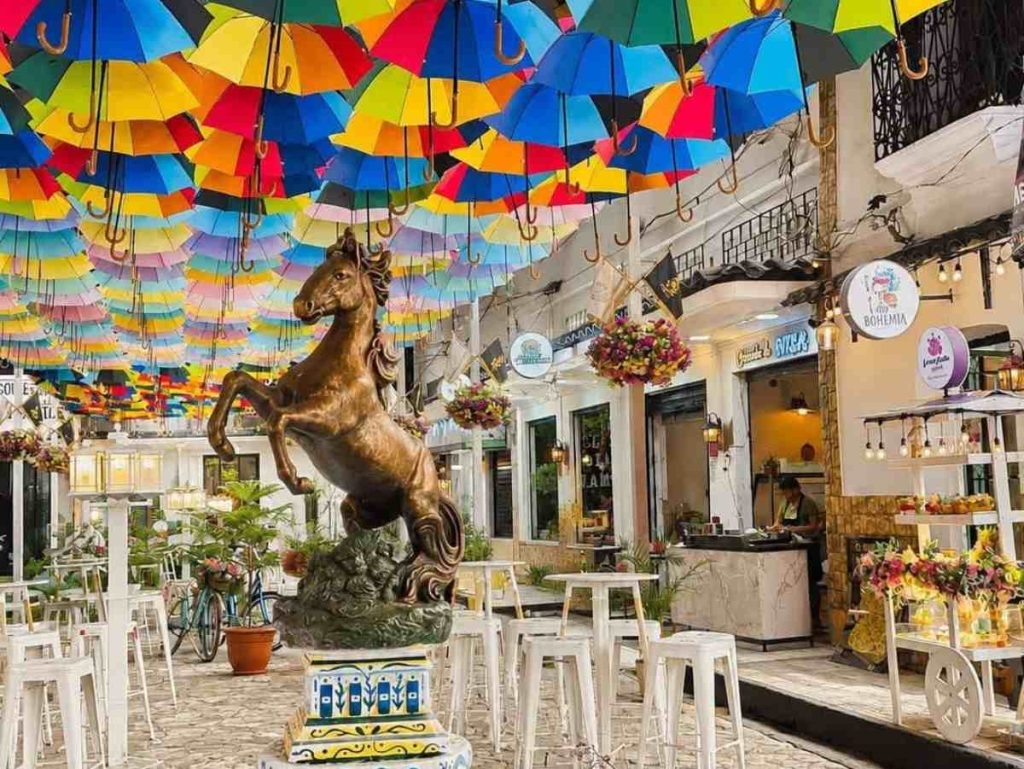 El Callejón es una de las opciones que podés visitar en Santa Ana Oeste para comer, compartir y pasar un rato agradable.