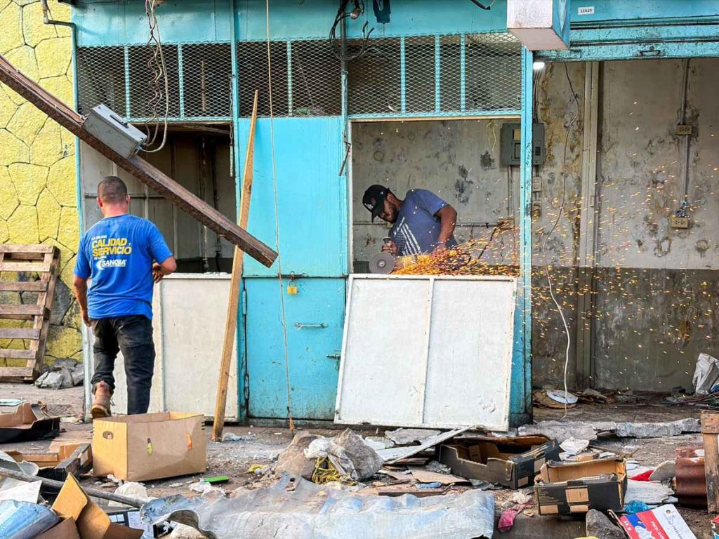 La intervención contempla alrededor de 1,500 puestos de comercio informal ubicados en zonas como pasaje Acosta, 7.ª, 9.ª, 11.ª y 13.ª avenida Sur, 12 calle Poniente y avenida 29 de Agosto.