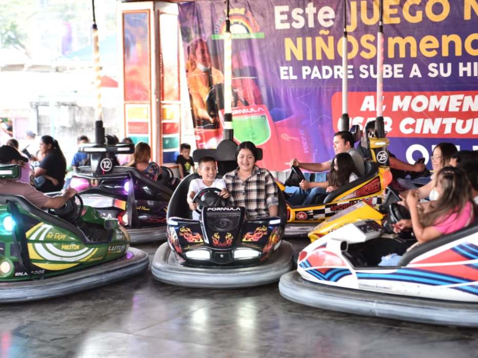 Los visitantes pueden encontrar juegos para niños y adultos, con precios que van desde los $2.50 hasta los $5, según la atracción. Foto / Miguel Lemus