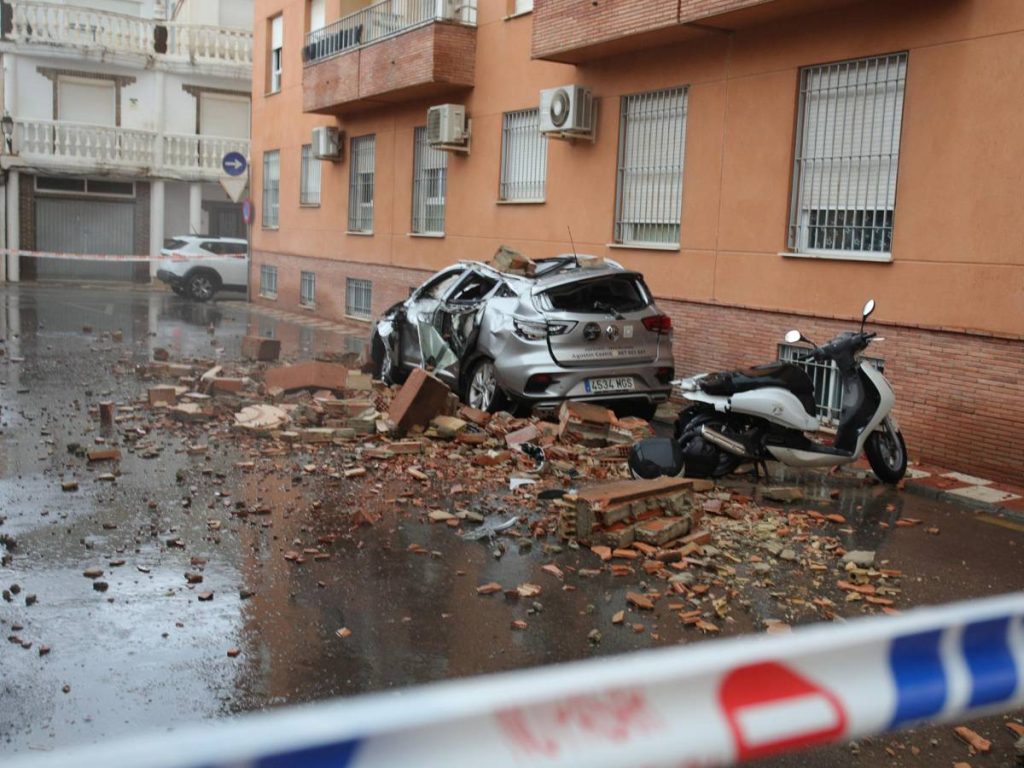 El servicio de emergencias 112 recibió más de 200 llamadas tras el terremoto, aunque las autoridades no reportan personas heridas. Fotografía/ EFE