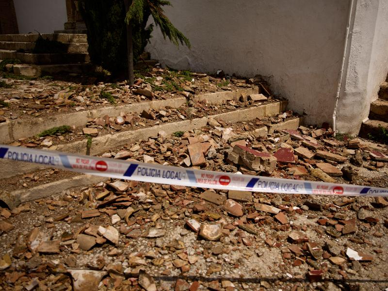 Los terremotos provocaron desalojos preventivos en centros comerciales, hoteles y edificios de Granada.